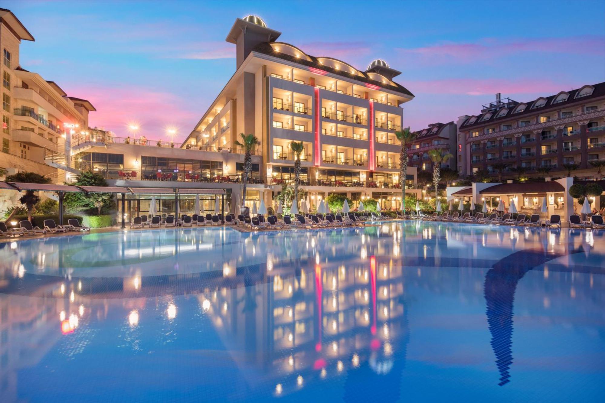 Aydinbey King'S Palace & Spa Side Exterior photo