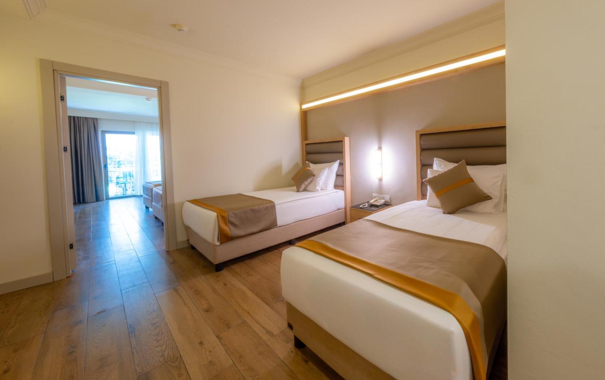 Aydinbey King'S Palace & Spa Side Room photo