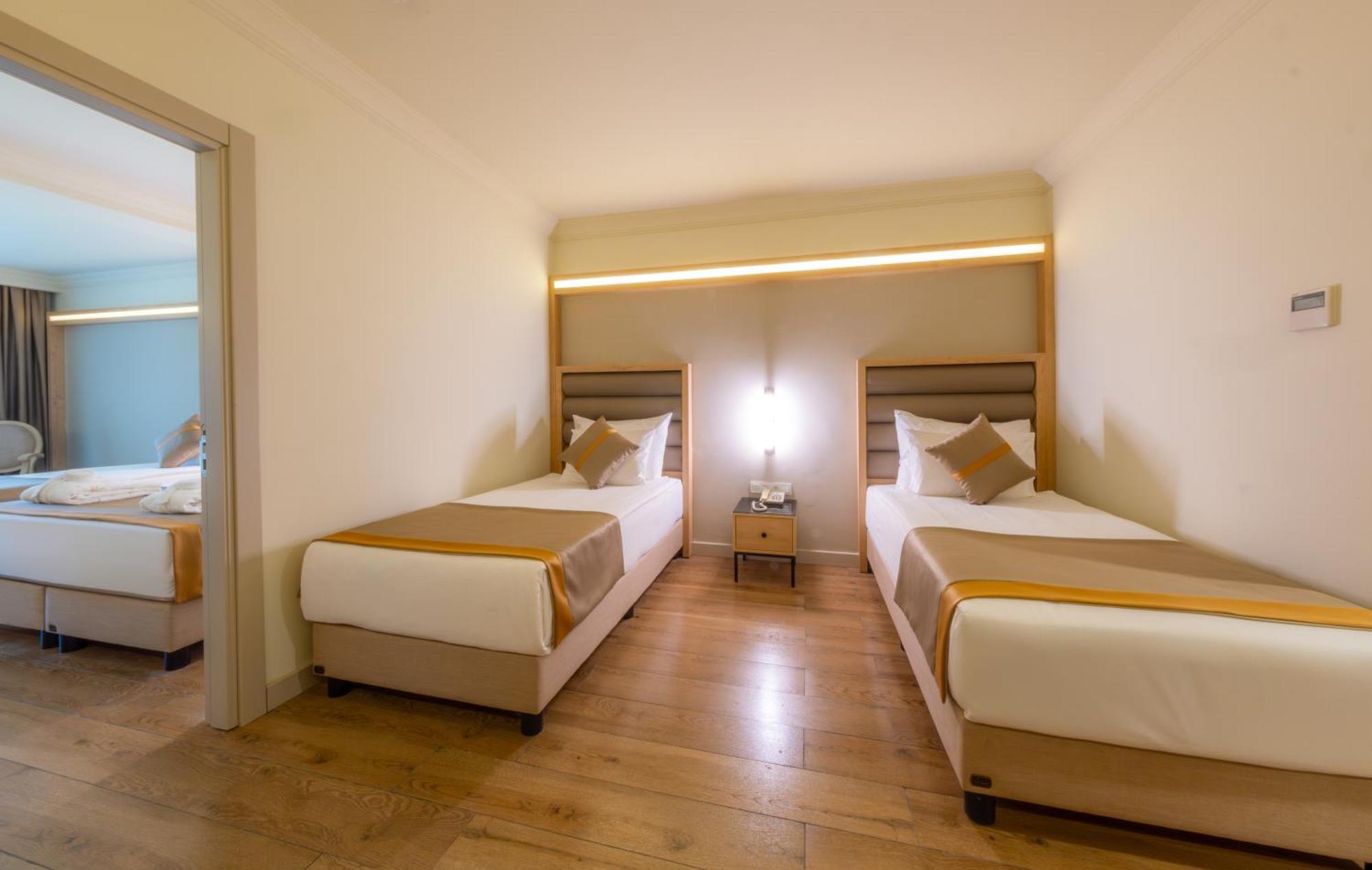 Aydinbey King'S Palace & Spa Side Room photo