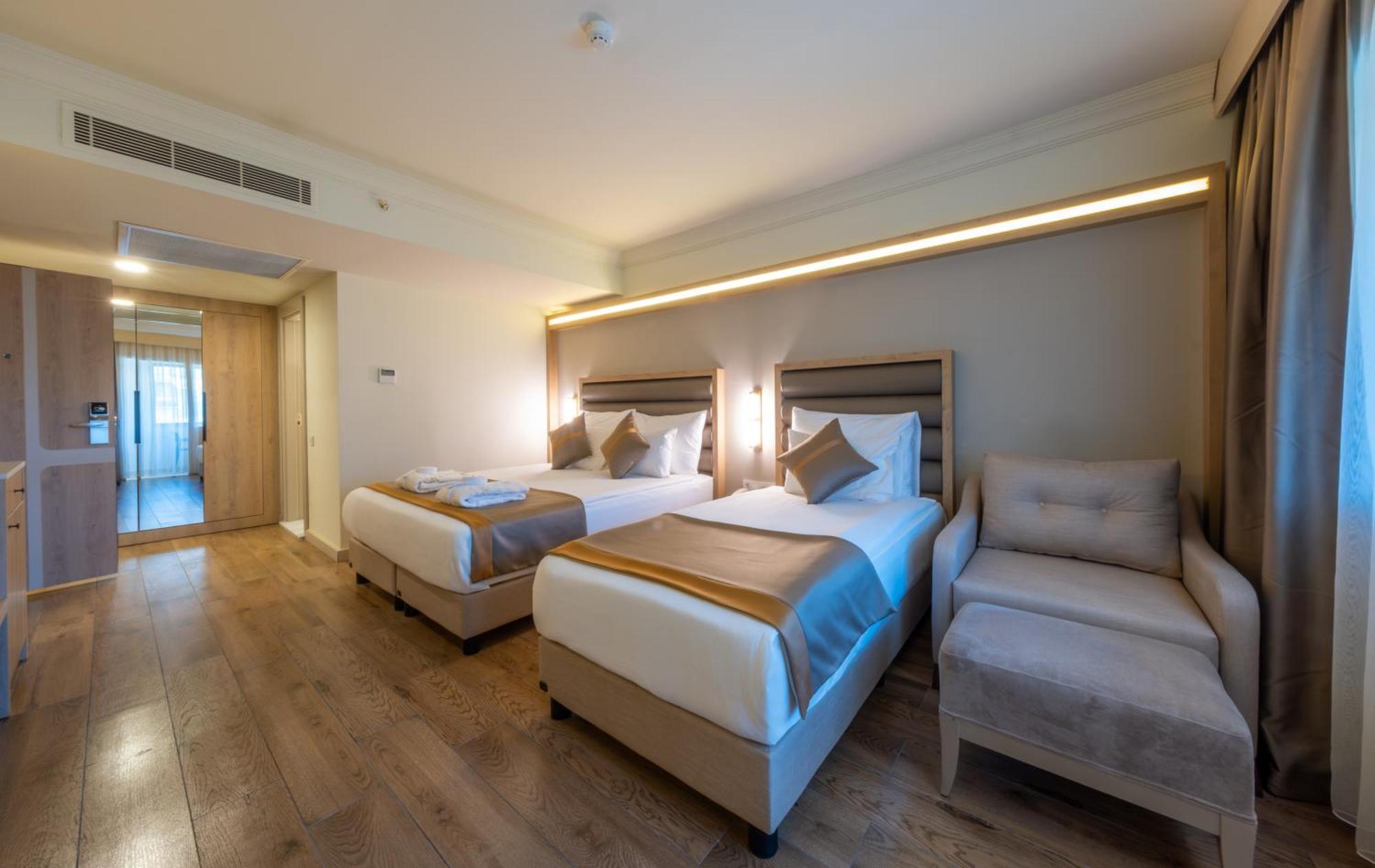 Aydinbey King'S Palace & Spa Side Room photo