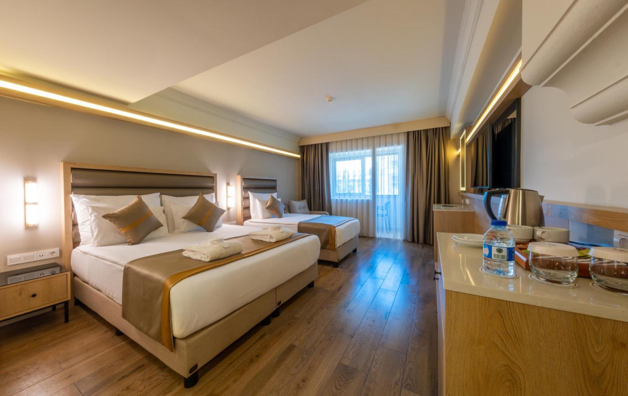 Aydinbey King'S Palace & Spa Side Room photo